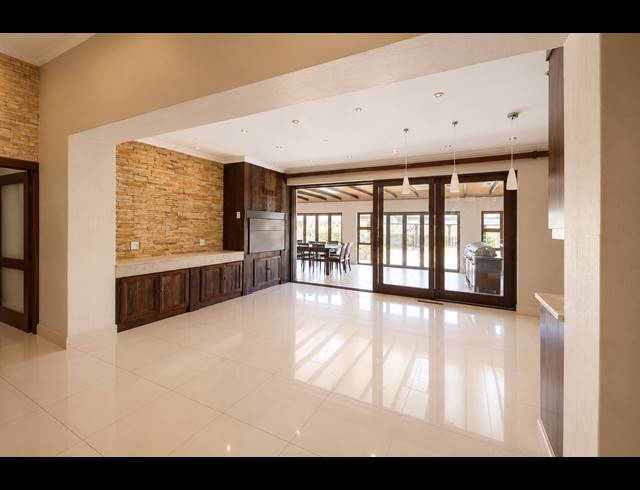 5 BEDROOM HOUSE FOR SALE IN THREE RIVERS EAST